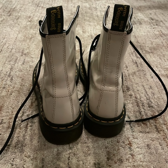 Doc Martens - Picture 2 of 4
